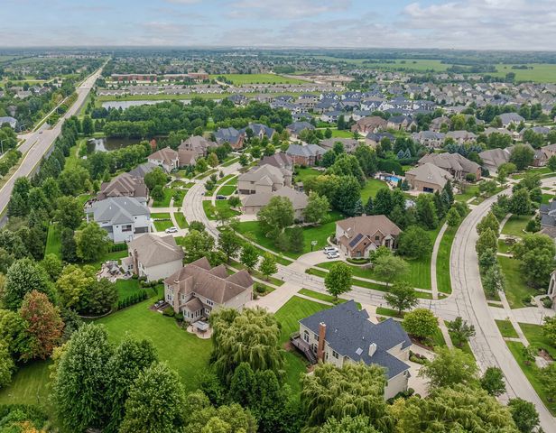 4767 Sassafras Lane, Naperville, IL 60564