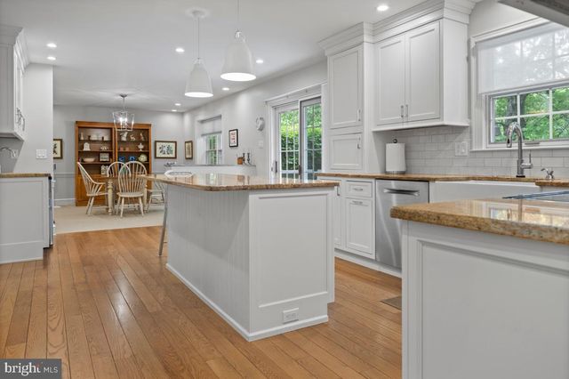16 BLAKEMORE CT, Doylestown, PA 18901