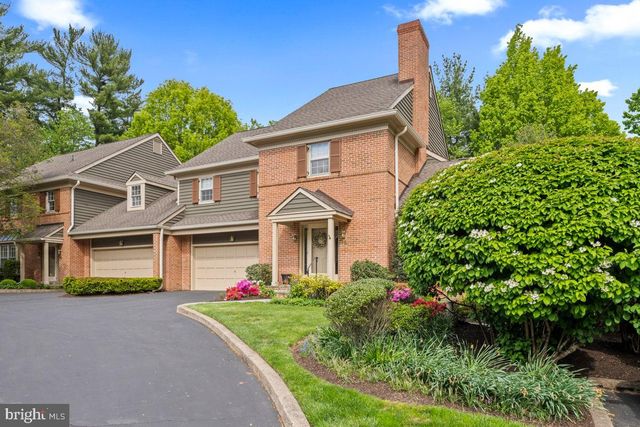 16 BLAKEMORE CT, Doylestown, PA 18901
