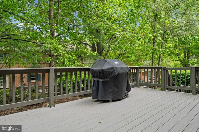 16 BLAKEMORE CT, Doylestown, PA 18901