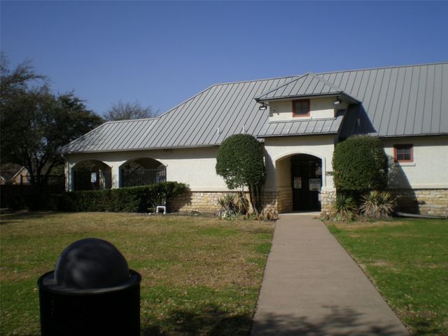 5900 Ozark Drive, Fort Worth, TX 76131