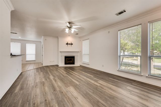 5900 Ozark Drive, Fort Worth, TX 76131