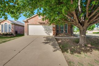 5900 Ozark Drive, Fort Worth, TX 76131