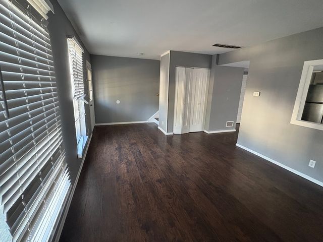 4W Fernwood Drive, Bolingbrook, IL 60440