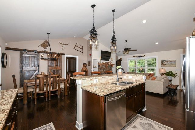 W4156 Longfellow DRIVE, Lake Geneva, WI 53147