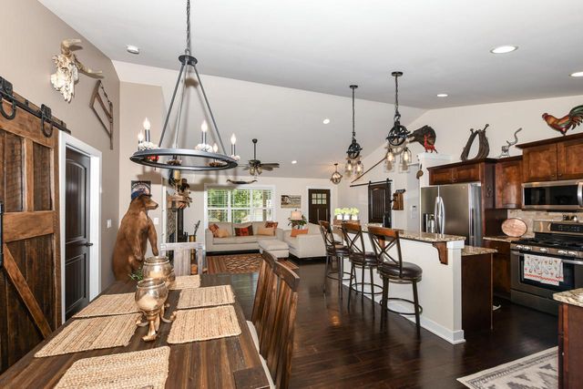 W4156 Longfellow DRIVE, Lake Geneva, WI 53147