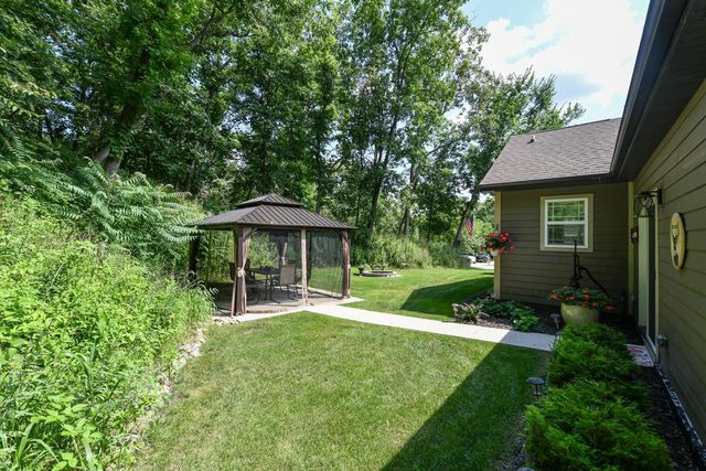 W4156 Longfellow DRIVE, Lake Geneva, WI 53147