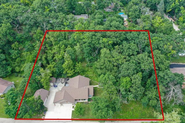 W4156 Longfellow DRIVE, Lake Geneva, WI 53147