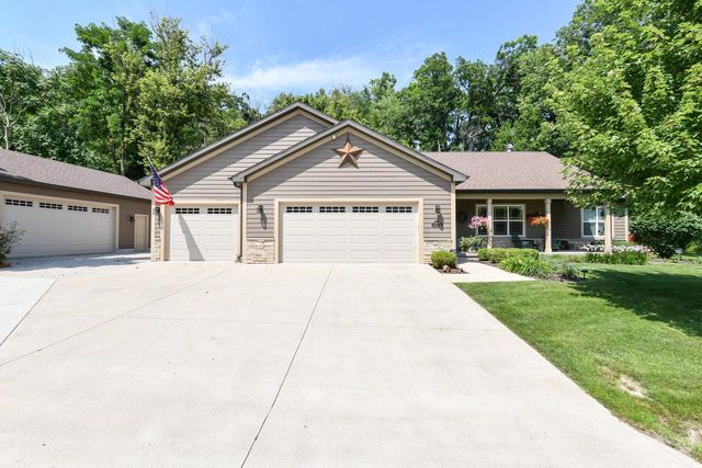 W4156 Longfellow DRIVE, Lake Geneva, WI 53147
