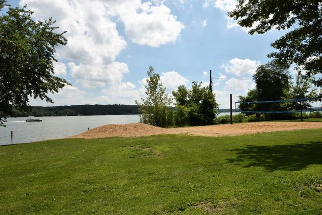 W4156 Longfellow DRIVE, Lake Geneva, WI 53147