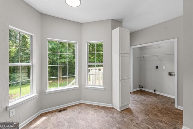8627 Foxridge Drive, Winston, GA 30187