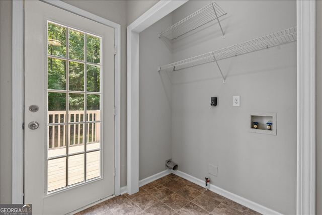 8627 Foxridge Drive, Winston, GA 30187