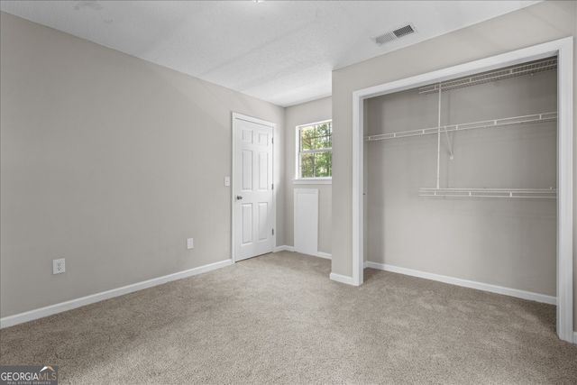 8627 Foxridge Drive, Winston, GA 30187
