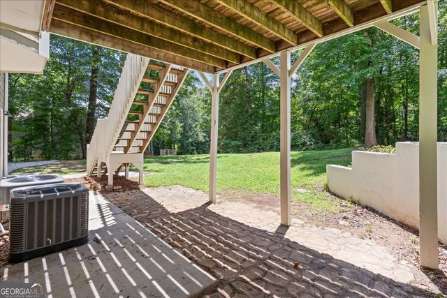 8627 Foxridge Drive, Winston, GA 30187