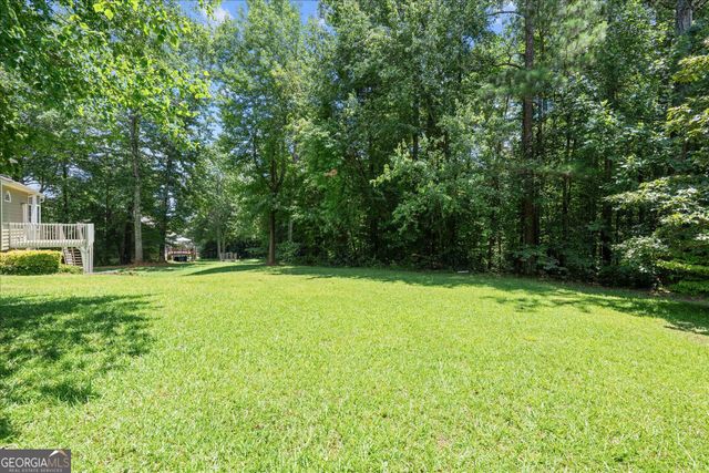 8627 Foxridge Drive, Winston, GA 30187