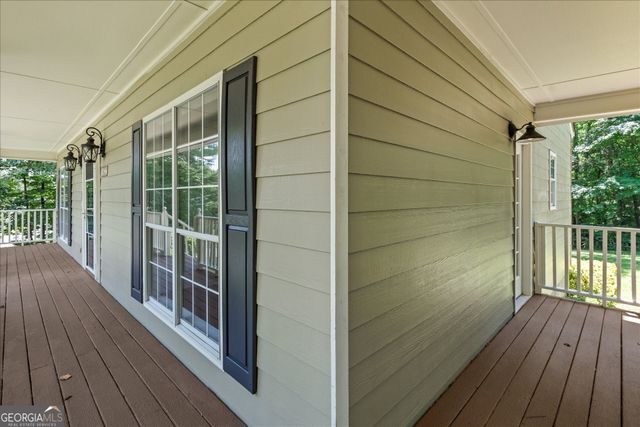 8627 Foxridge Drive, Winston, GA 30187