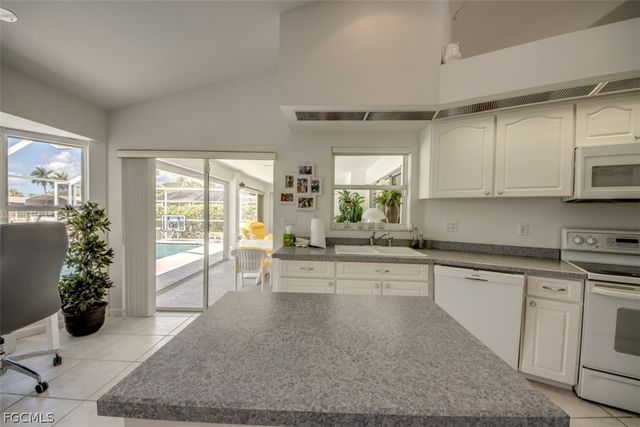 5142 SW 2nd PL, Cape Coral, FL 33914