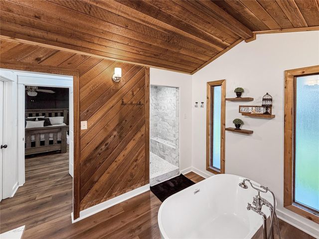 1409 Kathy Avenue, Sealy, TX 77474