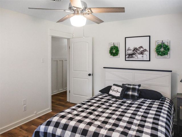 1409 Kathy Avenue, Sealy, TX 77474