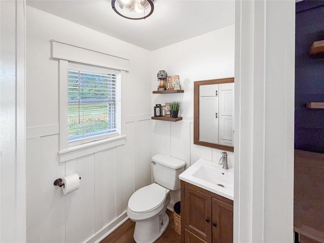 1409 Kathy Avenue, Sealy, TX 77474
