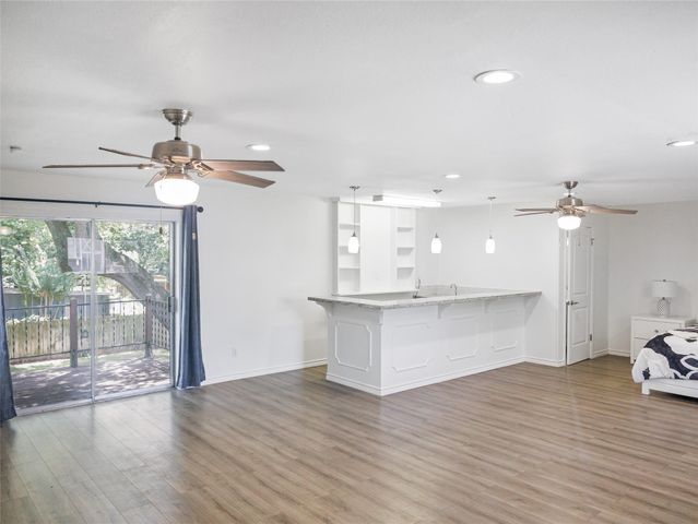 1409 Kathy Avenue, Sealy, TX 77474