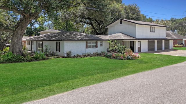 1409 Kathy Avenue, Sealy, TX 77474