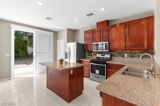 319 Fox Lake Avenue, Las Vegas, NV 89148