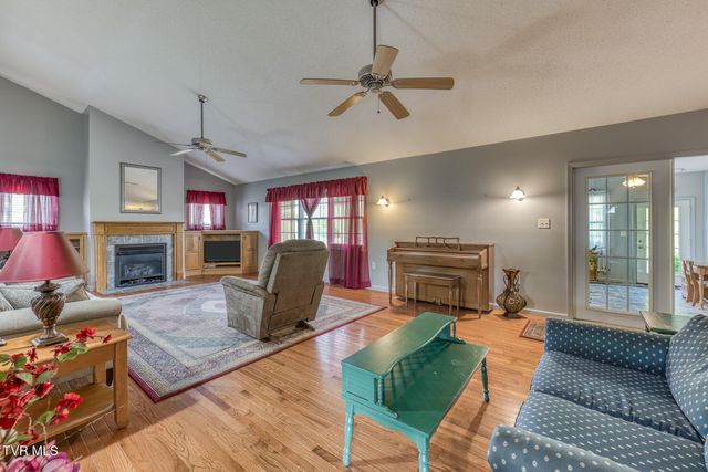 1044 Waters Road, Laurel Bloomery, TN 37680