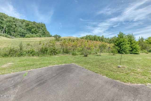 1044 Waters Road, Laurel Bloomery, TN 37680