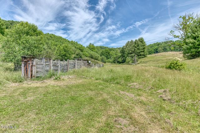 1044 Waters Road, Laurel Bloomery, TN 37680