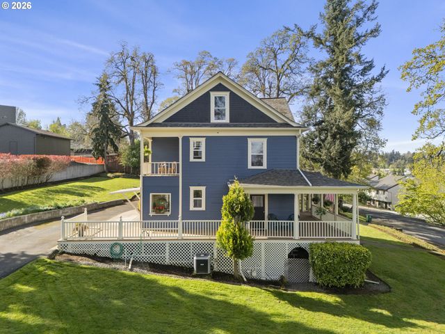 336 HILL St, Silverton, OR 97381