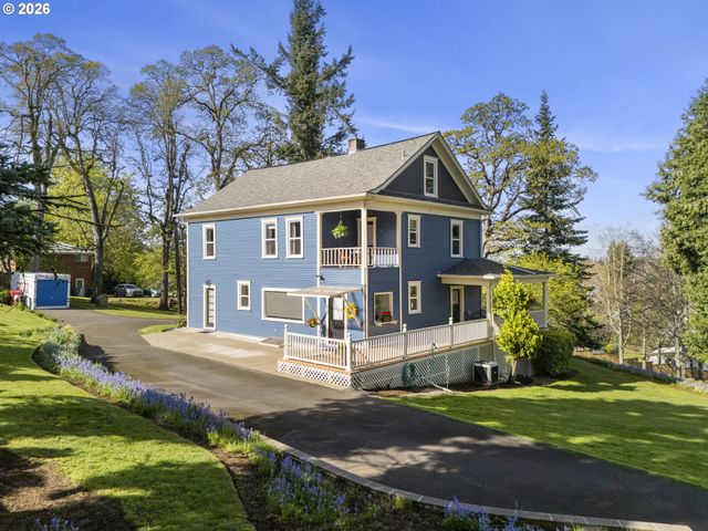 336 HILL St, Silverton, OR 97381