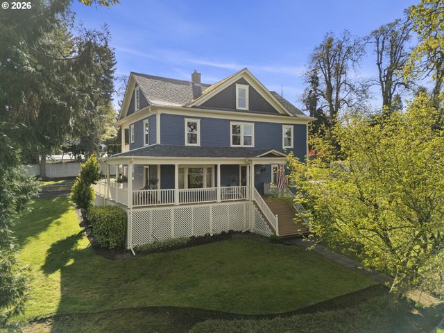 336 HILL St, Silverton, OR 97381