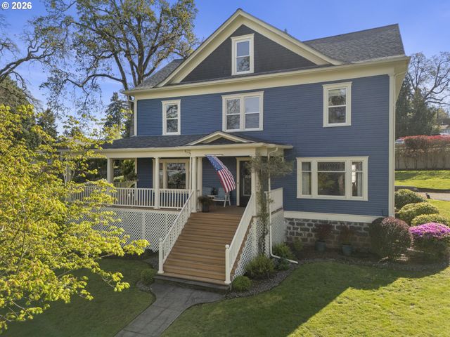 336 HILL St, Silverton, OR 97381