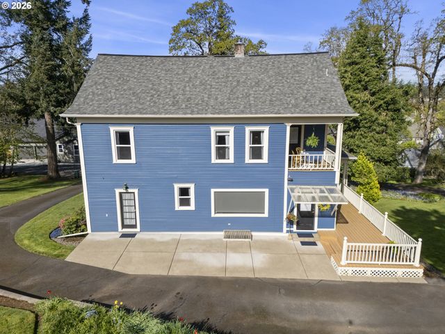 336 HILL St, Silverton, OR 97381