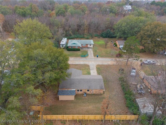 1009 SW 10th, Muldrow, OK 74948