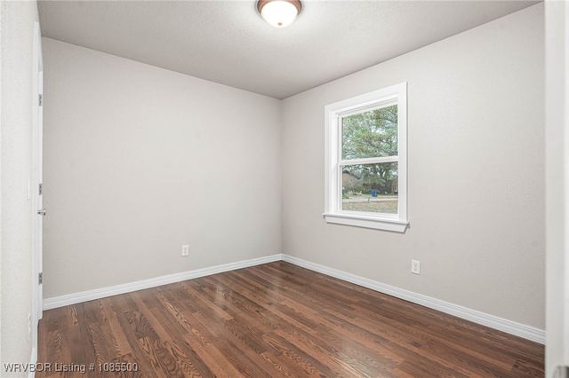 1009 SW 10th, Muldrow, OK 74948