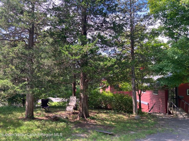 1 Highwoods Road, Saugerties, NY 12477