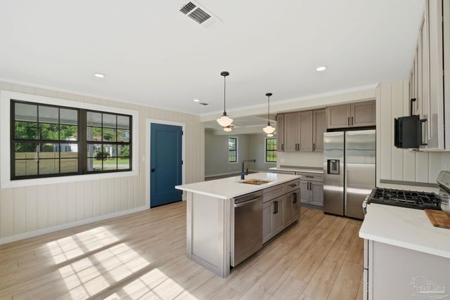 305 Greve Rd, Pensacola, FL 32506