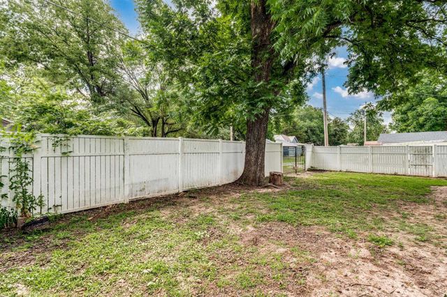 506 S Central, Mulvane, KS 67110