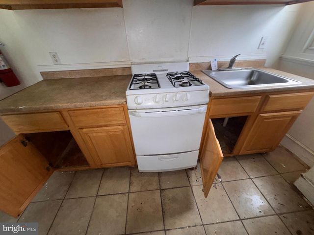 813 N 64TH ST, Philadelphia, PA 19151