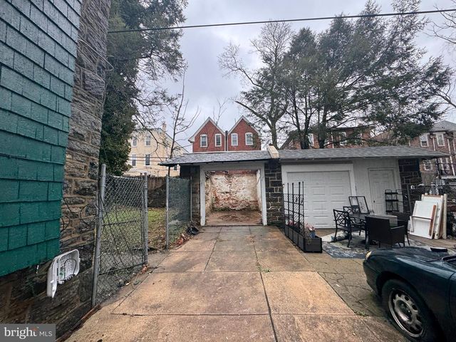 813 N 64TH ST, Philadelphia, PA 19151