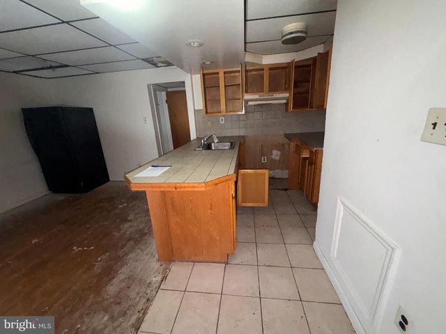 813 N 64TH ST, Philadelphia, PA 19151