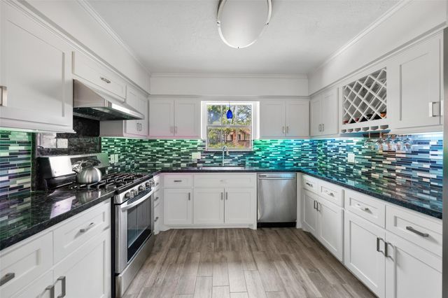 11607 Moorcreek Drive, Houston, TX 77070