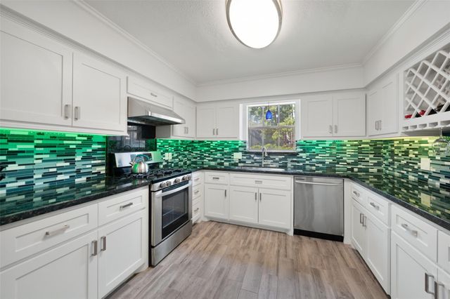 11607 Moorcreek Drive, Houston, TX 77070
