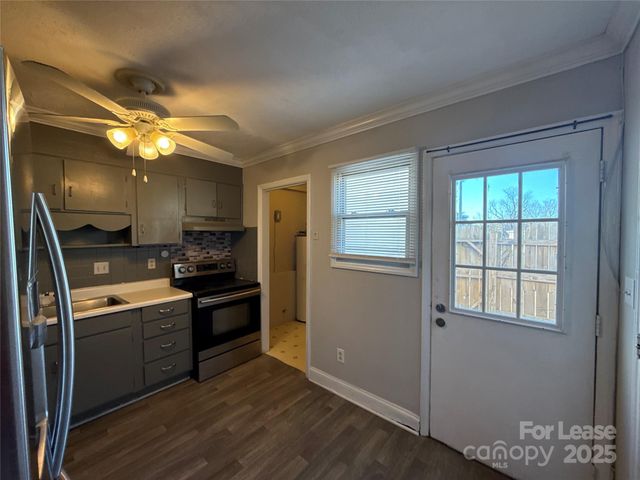 7906 Oak Meadow Court 29, Charlotte, NC 28210