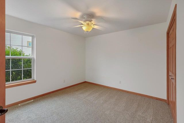 122 Howell AVENUE, Waukesha, WI 53188