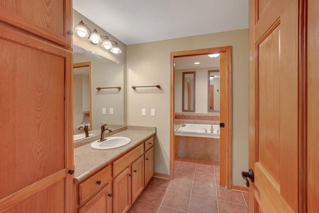 122 Howell AVENUE, Waukesha, WI 53188