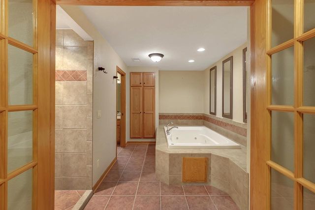 122 Howell AVENUE, Waukesha, WI 53188