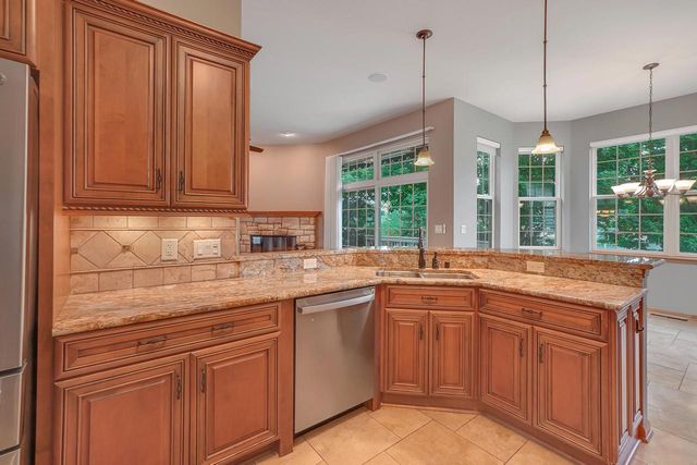 122 Howell AVENUE, Waukesha, WI 53188